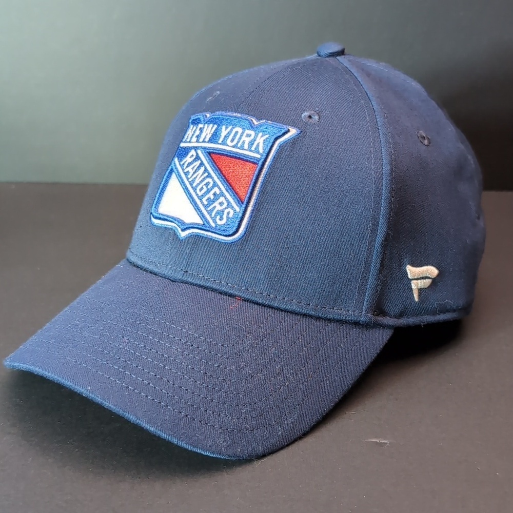 Fanatics New York Rangers NHL Men's blue Snapback Hat.